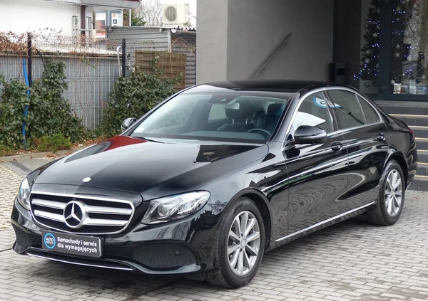 Mercedes-Benz Klasa E cena 119900 przebieg: 91465, rok produkcji 2017 z Pakość małe 379